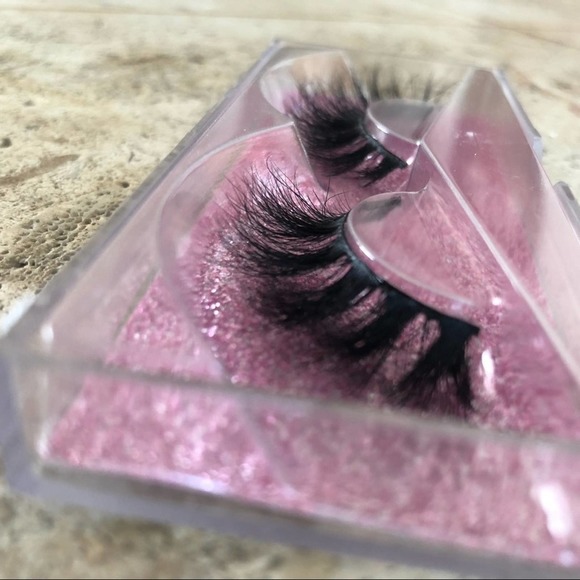 3D Lashes - Picture 3 of 5